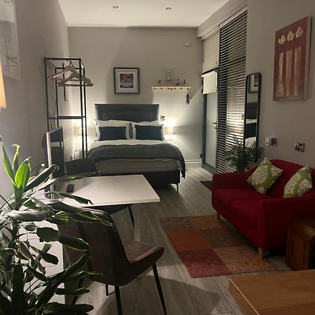Hugo Mews Bright Studio Apartment Μπρέι Εξωτερικό φωτογραφία